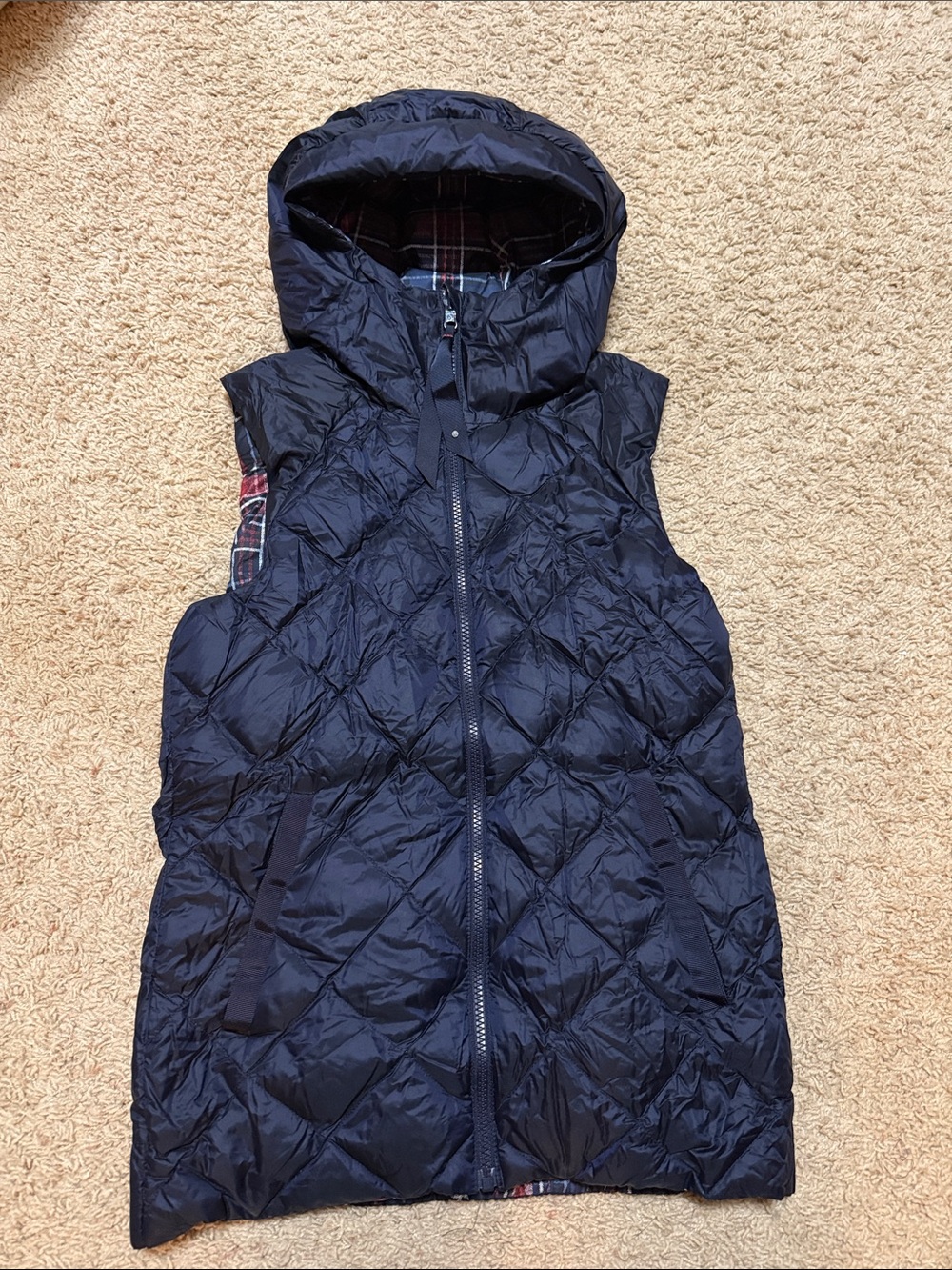 Lululemon reversible fluffy vest. Size 6